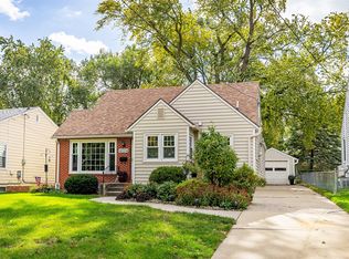 4004 Clinton Ave, Des Moines, IA 50310