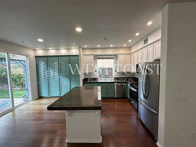 820 Silver Dr — Photo 6