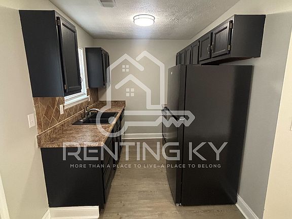 3rd image of 182 S Killarney Ln APT 3