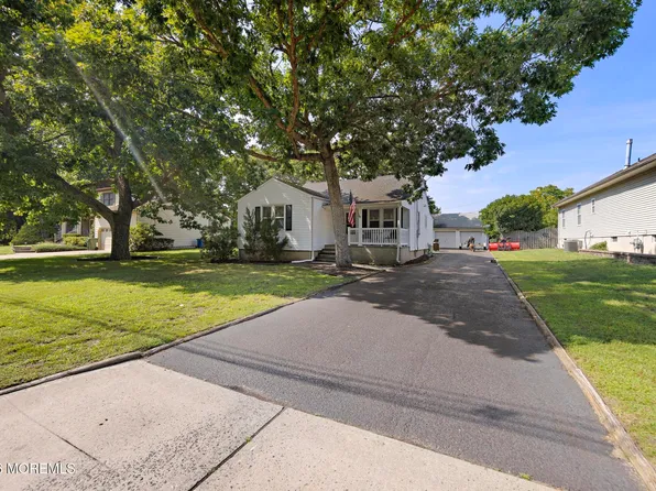 20 Weston Place, Eatontown, NJ 07724