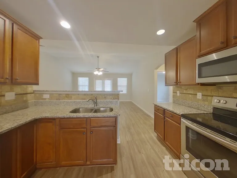 216 Fledgling Way — Photo 8