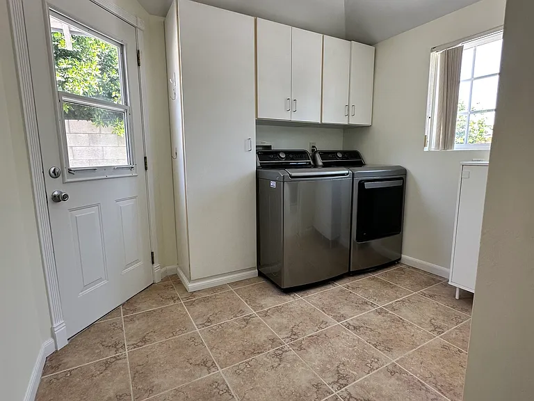 14552 Runnymede St — Photo 40