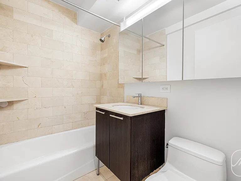 636 E 11th St #4G — Photo 8