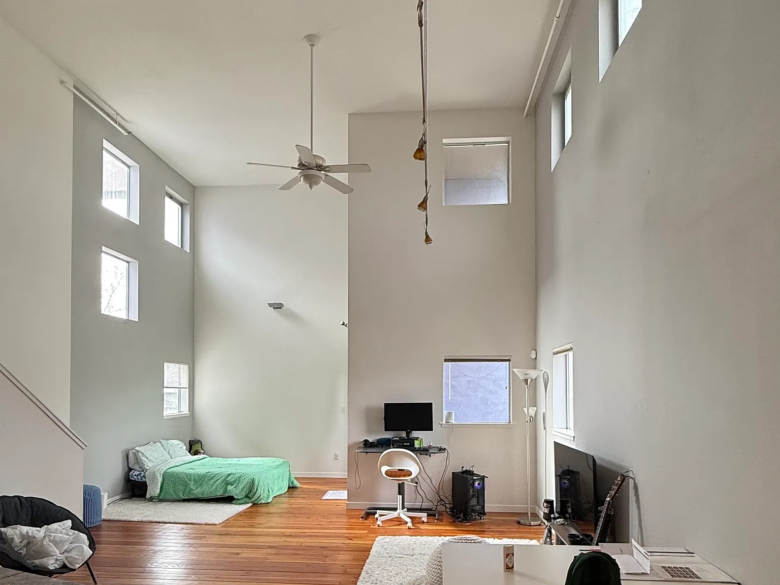Studio, 1.5 bath, 1042 sqft, $2,400 — Photo 3