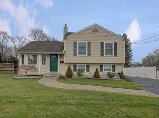103 Tindall Rd, Middletown, NJ 07748