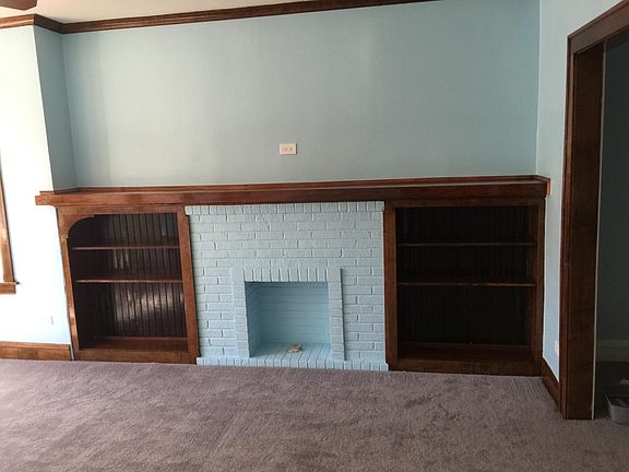 2nd image of 3636 N Whipple St #12