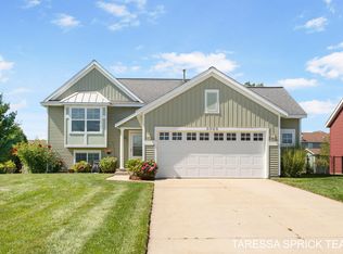 3389 Lindsey Ln, Zeeland, MI 49464