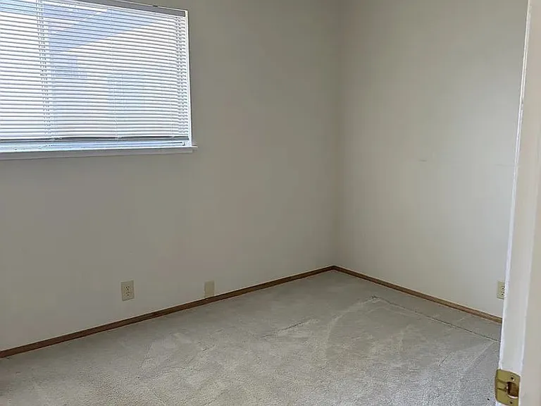 25 Lewis Ave — Photo 15