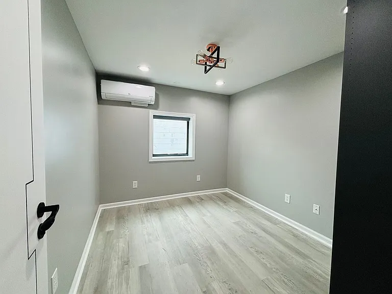 424B N Main St — Photo 11