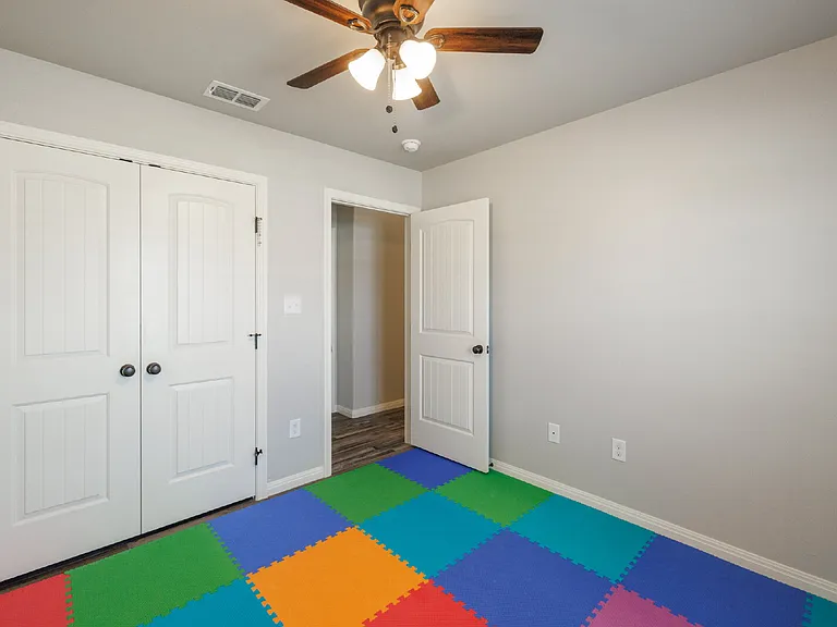 1839 Sweetwater Ln — Photo 18
