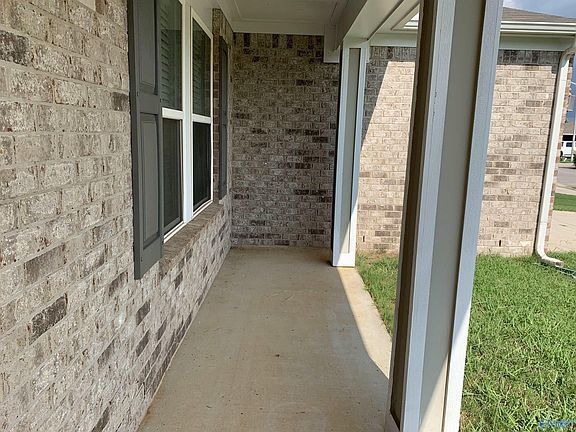 3rd image of 135 Bellevue Dr