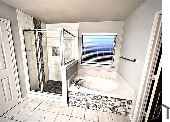 3 bed, 2700 sqft, $2,845 — Photo 2