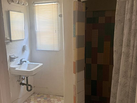 4th image of 2232 Commonwealth Ave #2