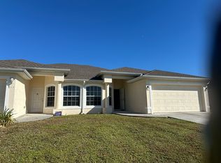 425 SE 23rd Pl, Cape Coral, FL 33990