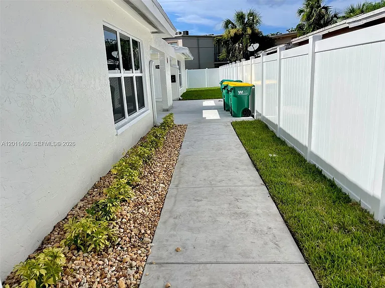 5711 NW 28th St #5711 — Photo 6