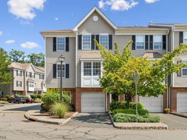 54 Greenbrook Dr, Bloomfield Twp., NJ 07003