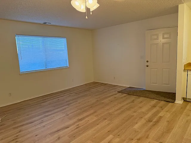 1 bed, 700 sqft, $1,695 — Photo 3