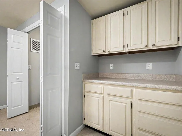 7010 Arques Rd — Photo 23