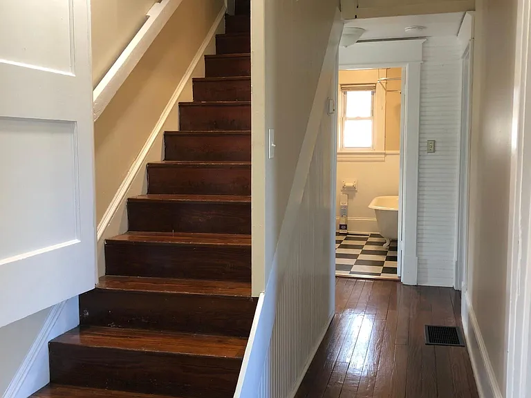 112 N Bruffey St — Photo 16