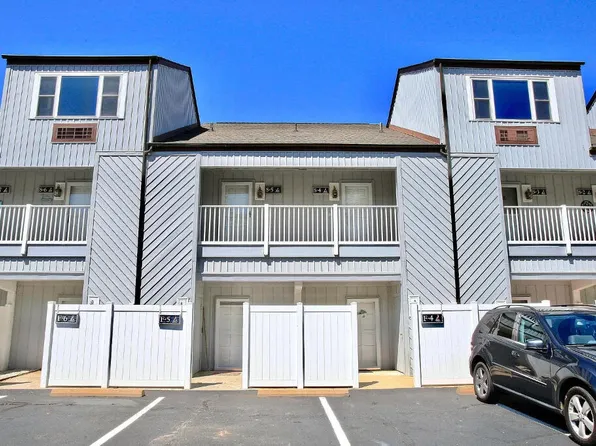 16109 Smith Mountain Lake Pkwy #S-5, Huddleston, VA 24104