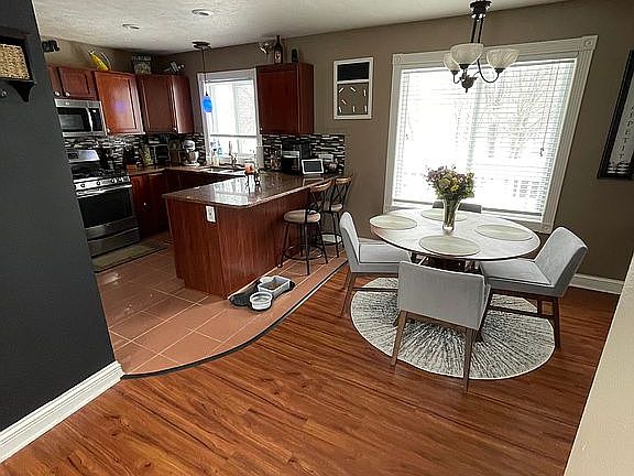 3rd image of 2424 Marfield Dr SW