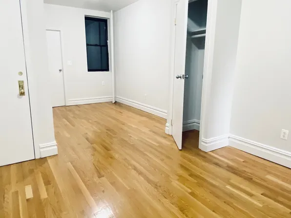 448 Amsterdam Avenue image 8 of 11