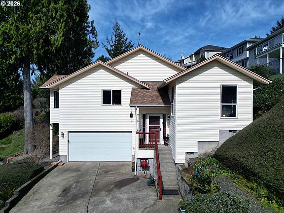 2nd image of 3520 Ocean View Dr