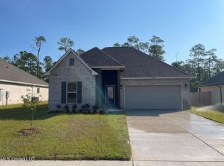 7748 Claymont Cir, Ocean Springs, MS 39564