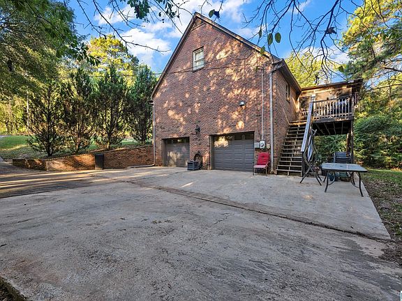 3rd image of 151 Crest Dr
