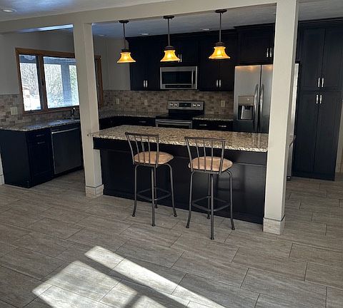 4th image of 99 Birchwood Dr