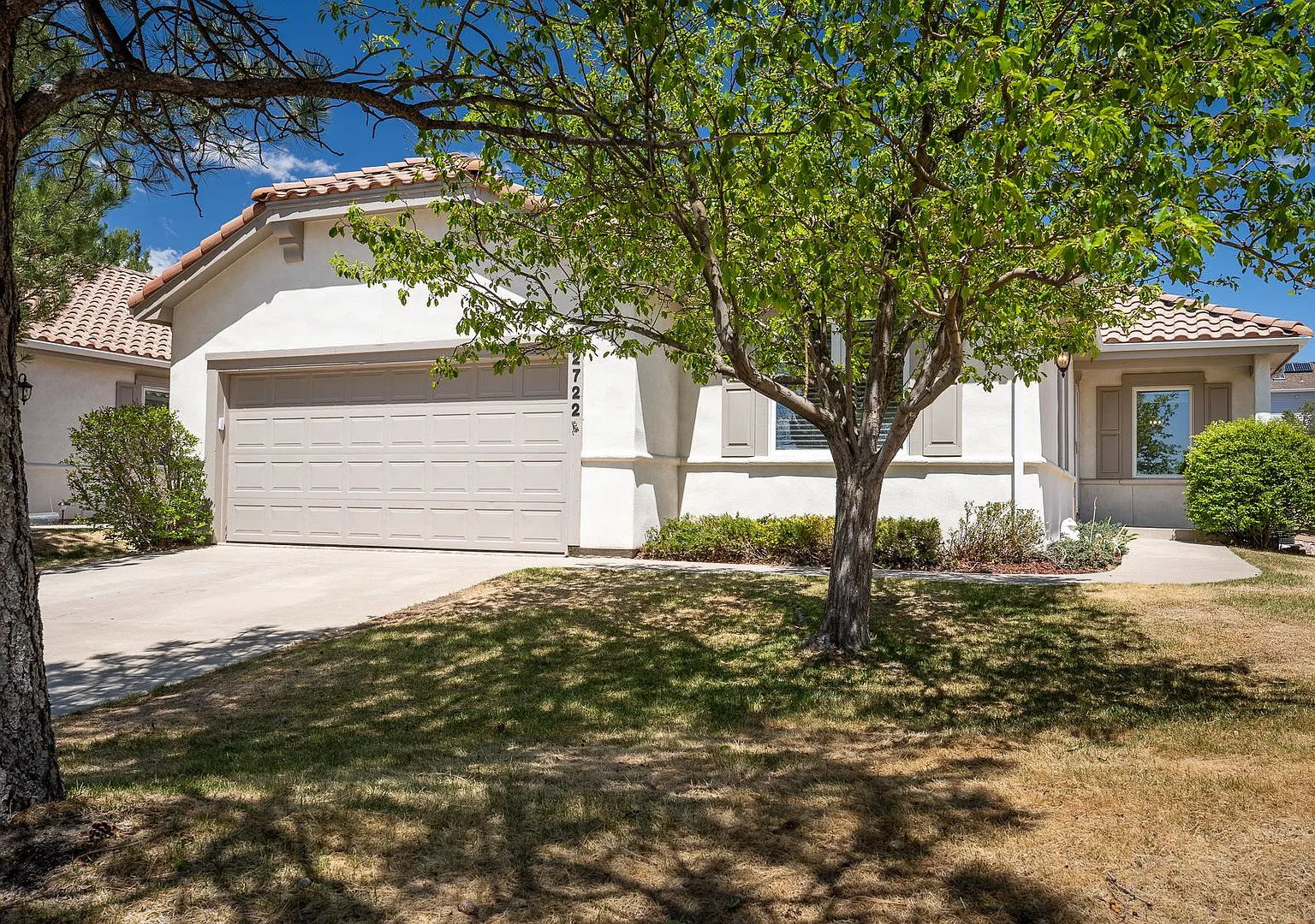Spacious 4 bed 4 bath Ranch-style home is Cypress Ridge gated community — Photo 2