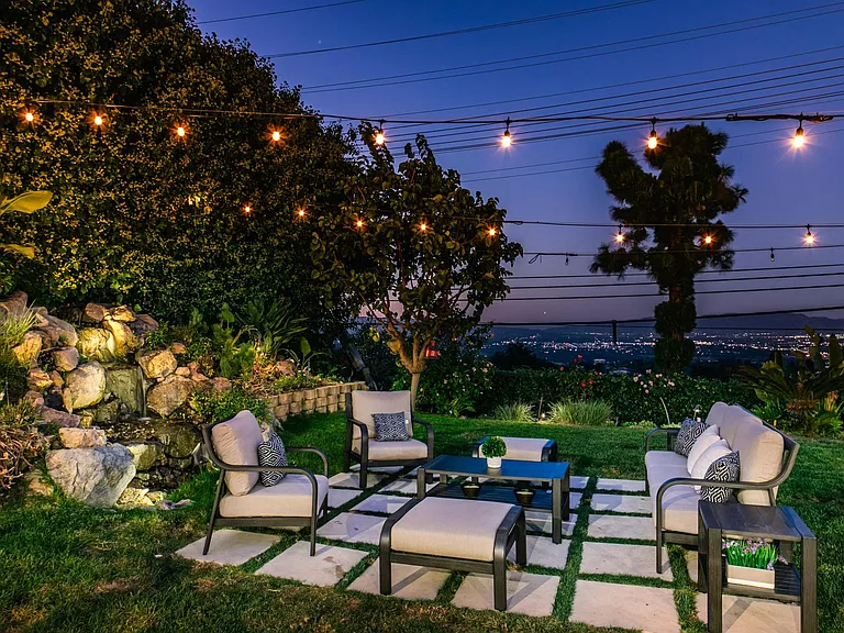 16341 Sloan Dr — Photo 16