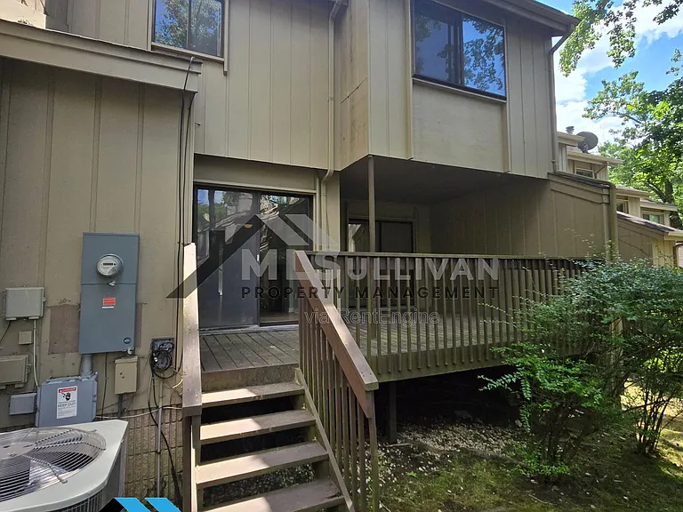 4100 Five Oaks Dr #21 — Photo 11