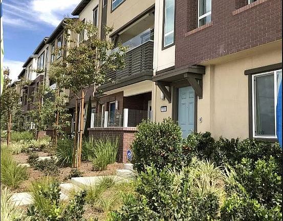 2nd image of 1152 Tangerine Dr