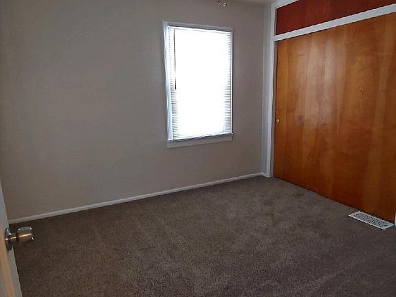 4th image of 438 Harvard Ave