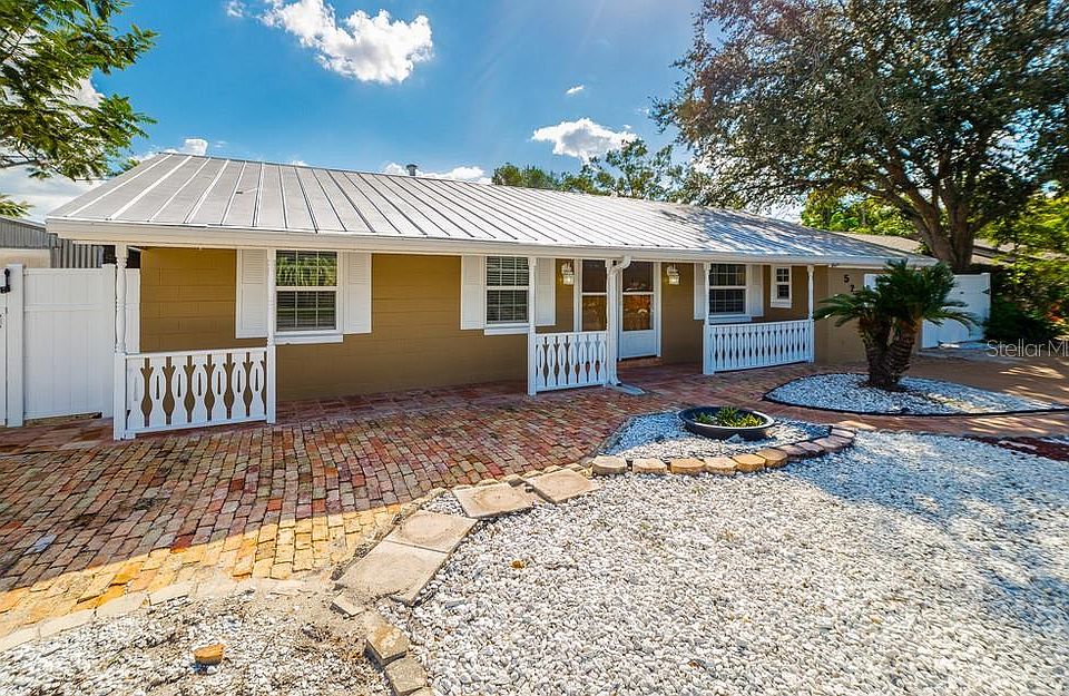 1st image of 523 E Foothill Way