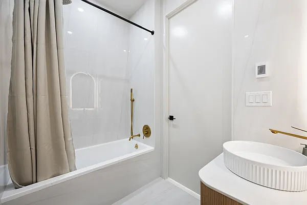 Sold by B Square Realty | media 11