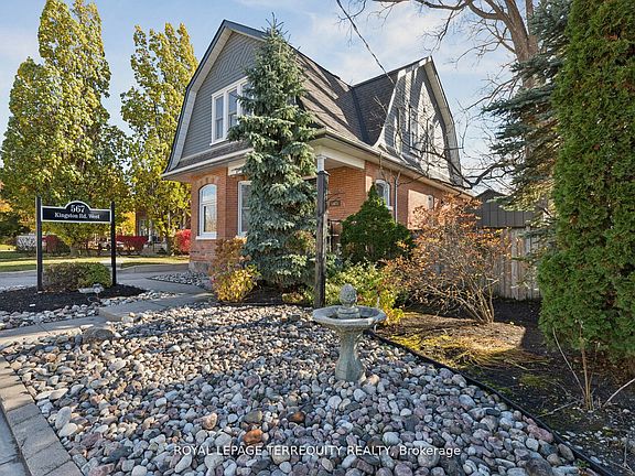 4th image of 567 Kingston Rd W