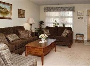 305 Wilkins Dr, Des Plaines, IL