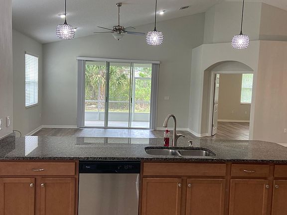 4th image of 81 Park Place Cir