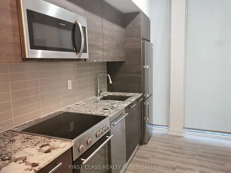 28 Wellesley St E #3504 — Photo 7