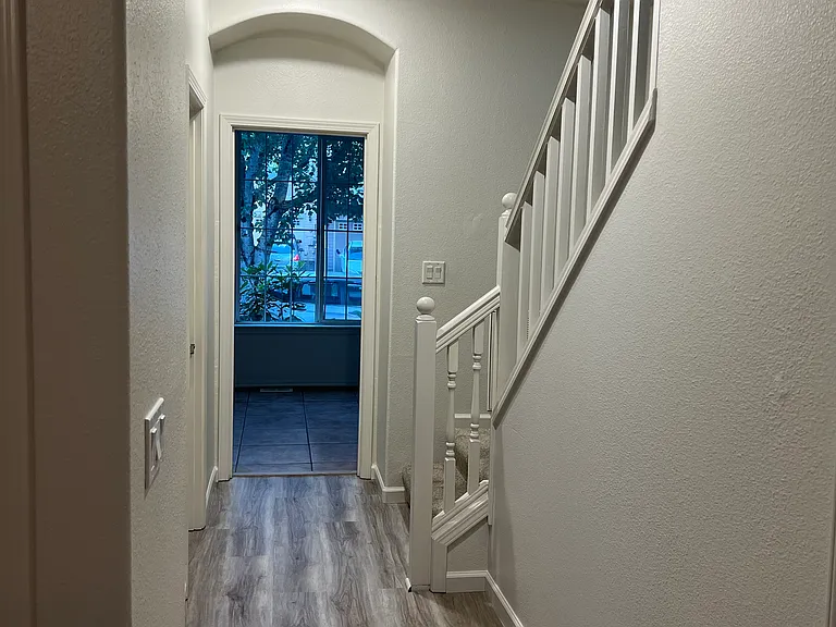 918 SE Portlandia Ave — Photo 6