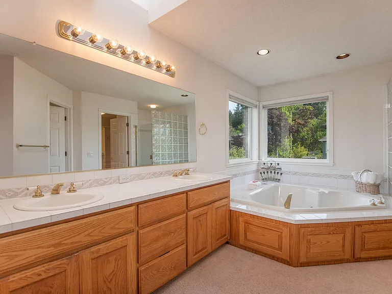 master bathroom upstairs