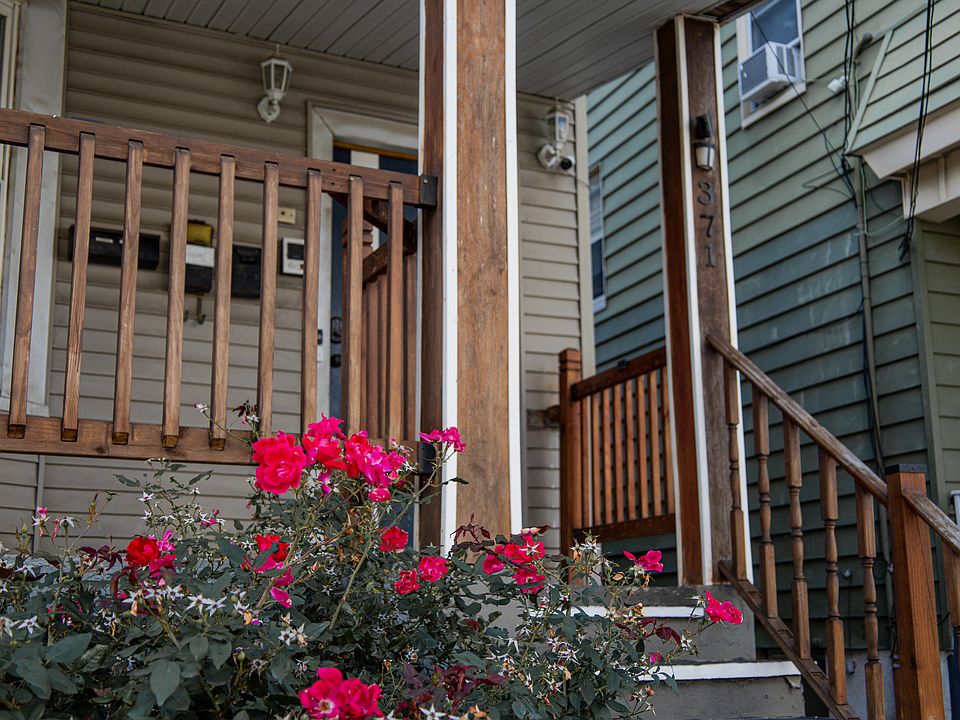 1st image of 371 Badger Ave #1