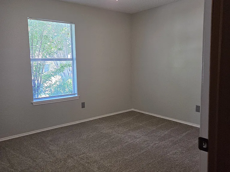 6101 Cool Springs Dr — Photo 13