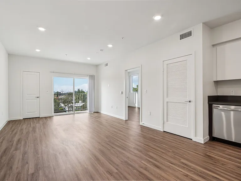 Cloud Nine Luxury Apartments — Photo 10