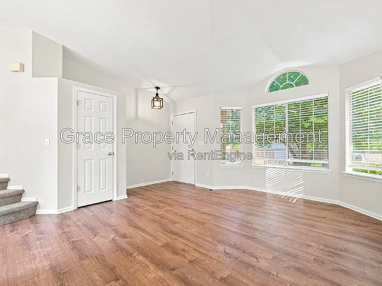 16041 Bluebonnet Dr — Photo 2