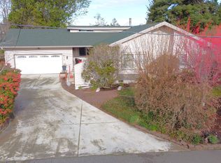 870 W Lockhart Ave, Coos Bay, OR 97420