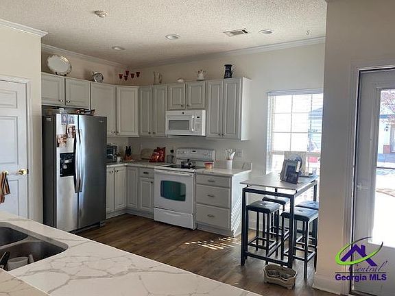 4th image of 304 S Houston Springs Blvd