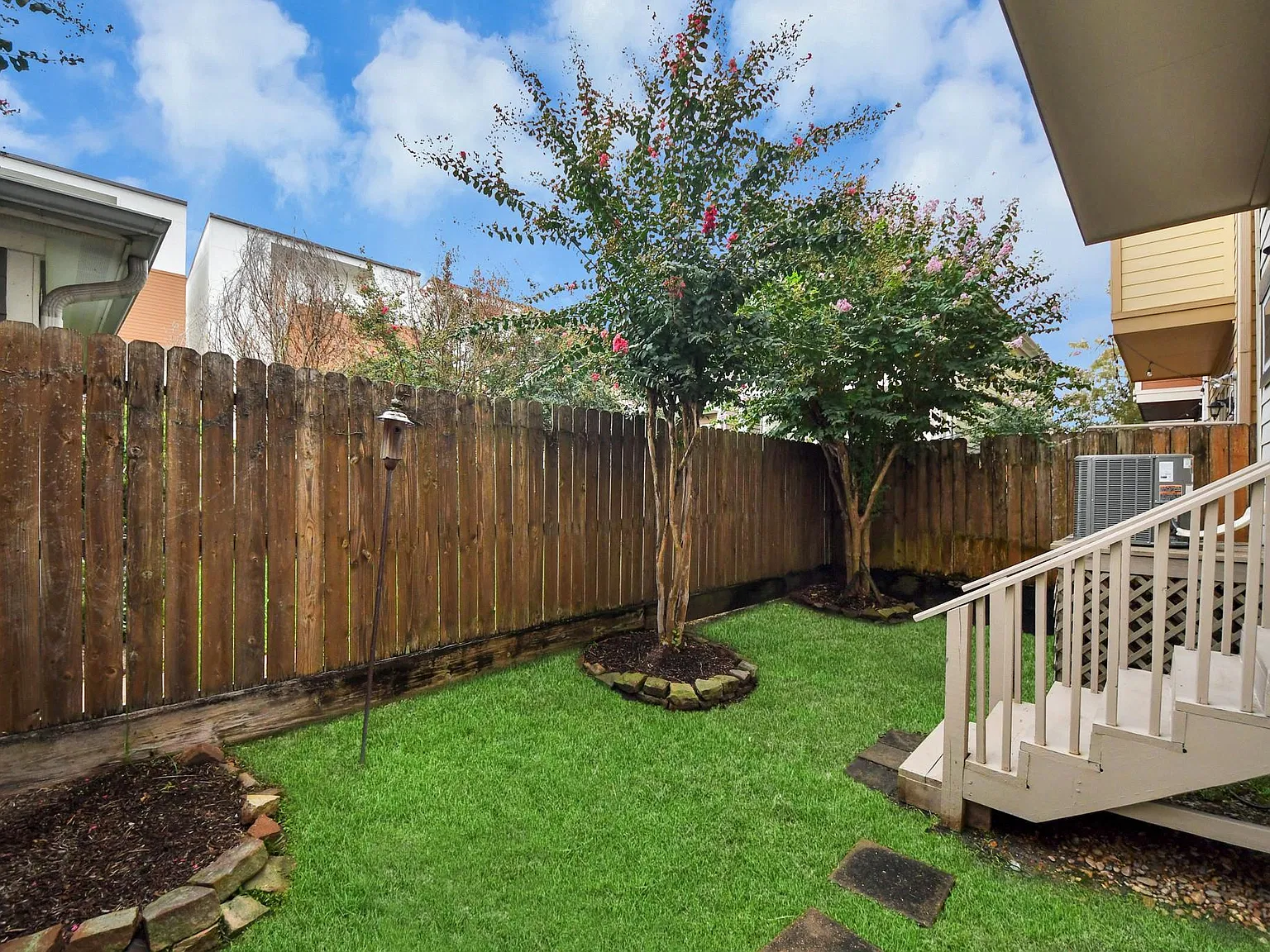 3 bed, 3.5 bath, 2409 sqft, $3,395 — Photo 3